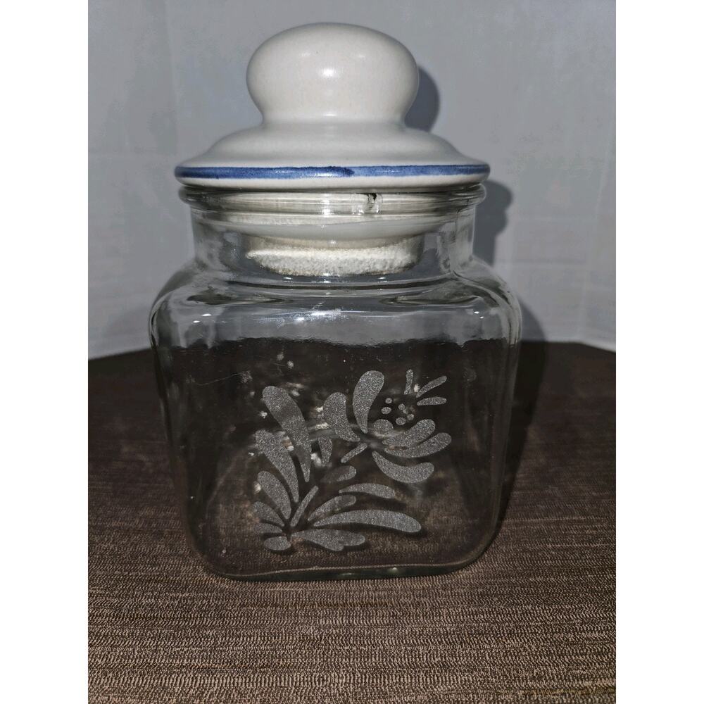 Pfaltzgraff Yorktowne Etched Glass Canister Medium With Pottery Lid USA